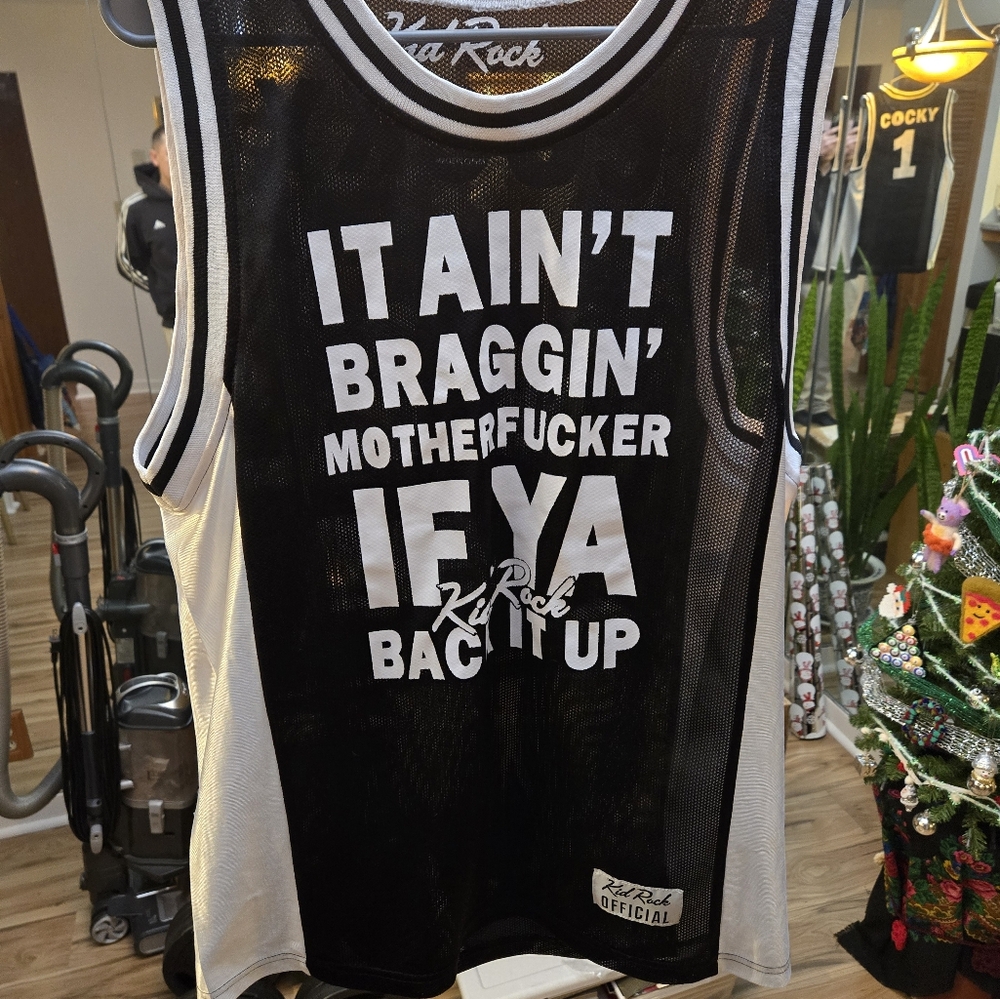 Kid Rock Jersey Men's size Large.